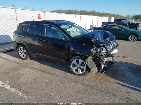 3C4NJCBBXKT833152 2019 JEEP COMPASS - Image 1