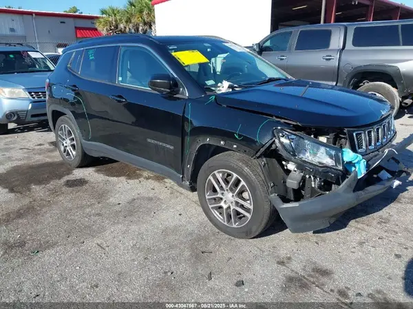 3C4NJCBBXKT843809 2019 JEEP COMPASS - Image 1