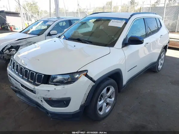 3C4NJCBBXKT855670 2019 JEEP COMPASS - Image 2