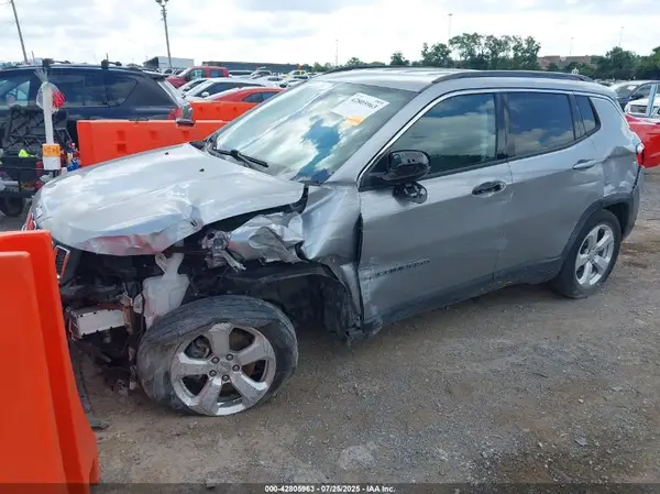 3C4NJCBBXKT856284 2019 JEEP COMPASS - Image 2
