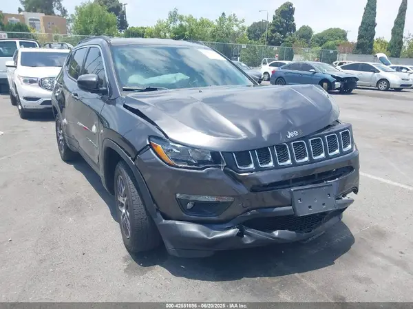 3C4NJCBBXLT126537 2020 JEEP COMPASS - Image 1