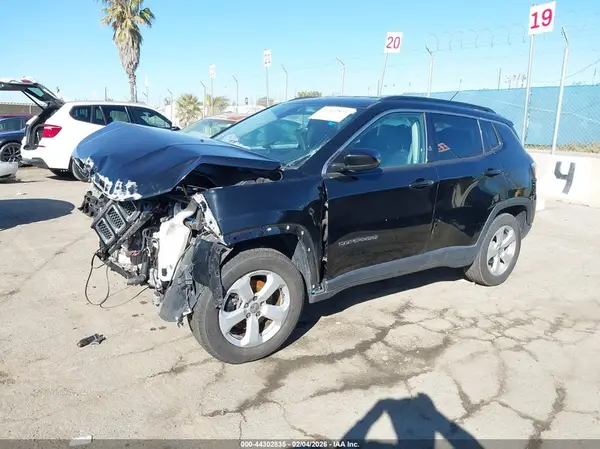 3C4NJCBBXLT141264 2020 JEEP COMPASS - Image 2