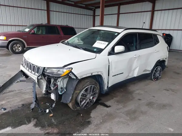 3C4NJCBBXLT162129 2020 JEEP COMPASS - Image 2