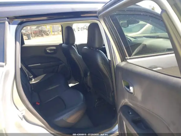 3C4NJCBBXLT256785 2020 JEEP COMPASS - Image 8