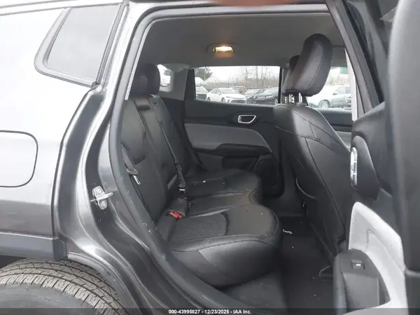 3C4NJCBBXNT100569 2022 JEEP COMPASS - Image 8