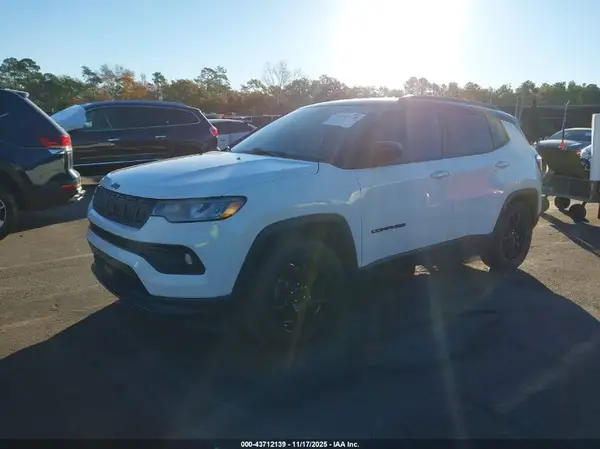 3C4NJCBBXNT198261 2022 JEEP COMPASS - Image 2