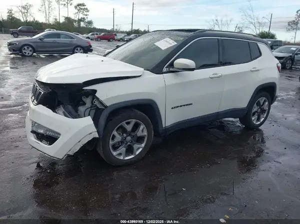 3C4NJCCB0JT248092 2018 JEEP COMPASS - Image 2