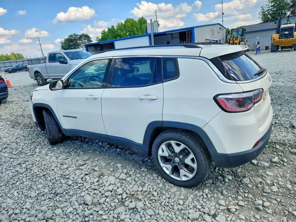 3C4NJCCB0JT358673 2018 JEEP COMPASS - Image 2