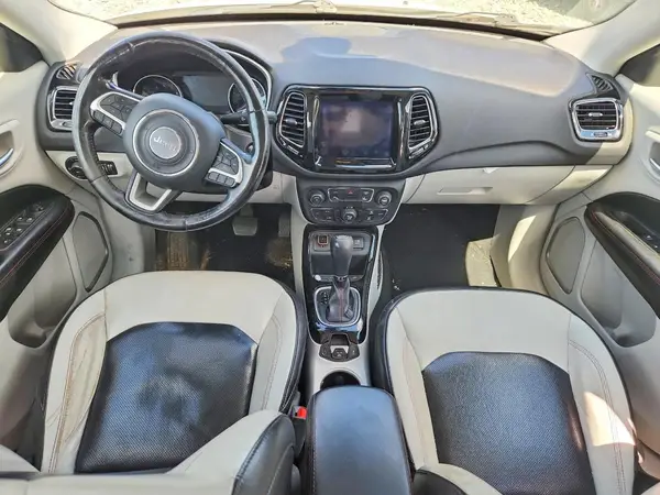 3C4NJCCB0JT358673 2018 JEEP COMPASS - Image 8