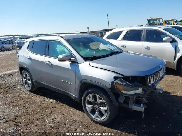3C4NJCCB0JT362173 2018 JEEP COMPASS - Image 1