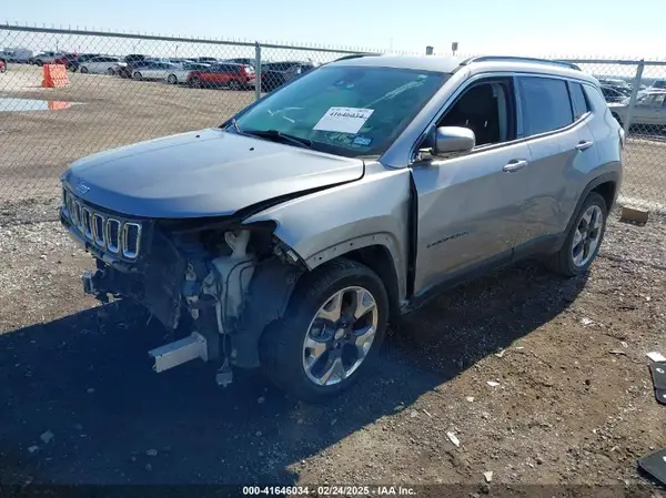 3C4NJCCB0JT362173 2018 JEEP COMPASS - Image 2