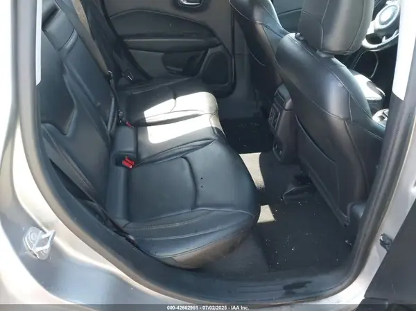 3C4NJCCB0JT407015 2018 JEEP COMPASS - Image 8