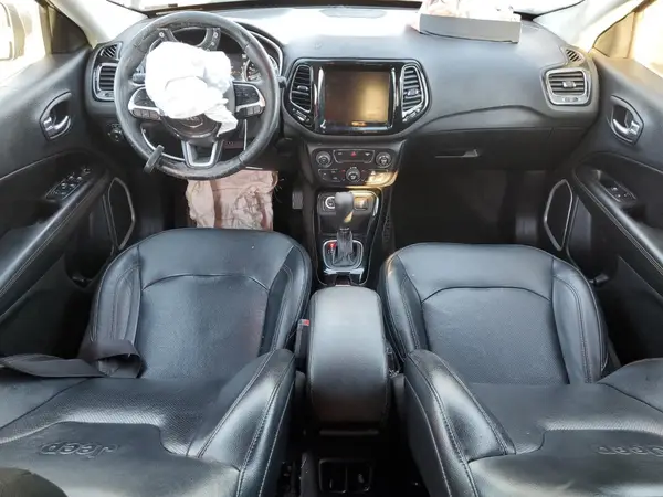 3C4NJCCB0KT670817 2019 JEEP COMPASS - Image 8