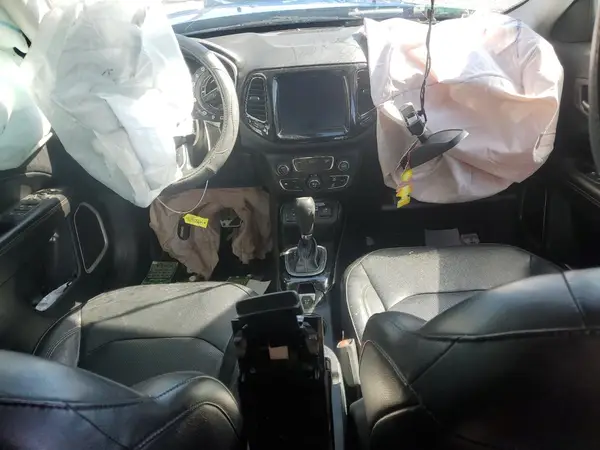 3C4NJCCB0KT675984 2019 JEEP COMPASS - Image 8