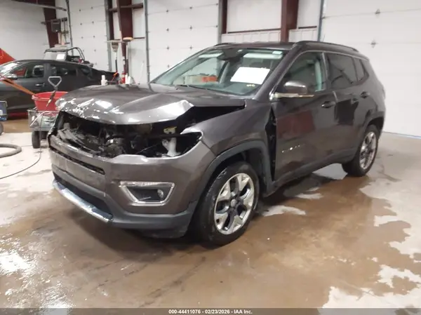 3C4NJCCB0MT563463 2021 JEEP COMPASS - Image 2