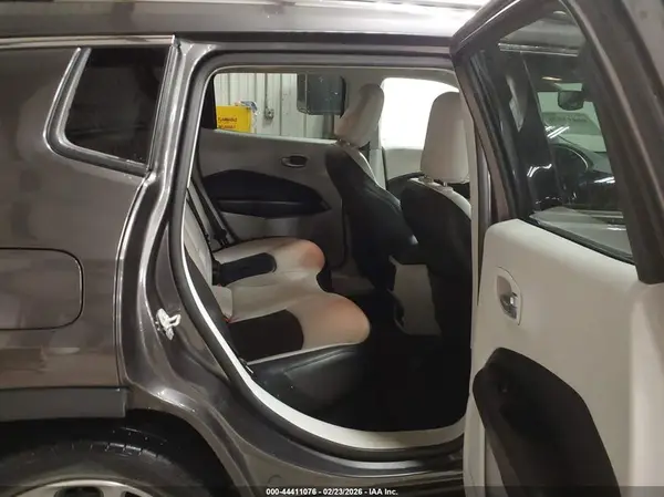 3C4NJCCB0MT563463 2021 JEEP COMPASS - Image 8