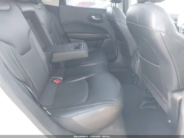 3C4NJCCB0MT563981 2021 JEEP COMPASS - Image 8