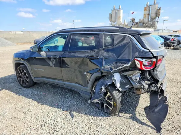 3C4NJCCB1JT122095 2018 JEEP COMPASS - Image 2