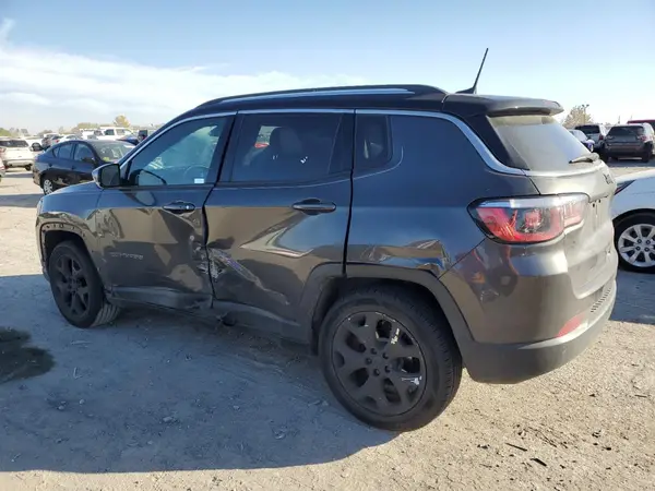 3C4NJCCB1JT204571 2018 JEEP COMPASS - Image 2