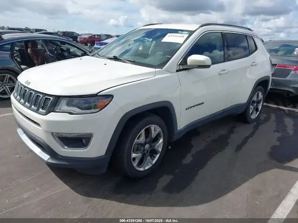 3C4NJCCB1JT358634 2018 JEEP COMPASS - Image 2