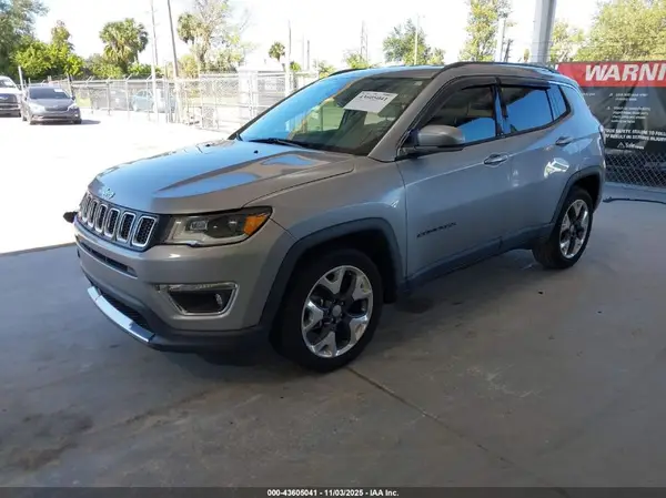 3C4NJCCB1JT358780 2018 JEEP COMPASS - Image 2