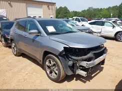 3C4NJCCB1JT406486 2018 JEEP COMPASS
