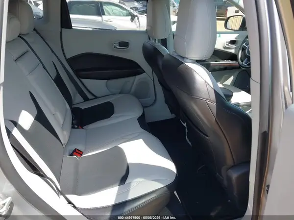 3C4NJCCB1JT406486 2018 JEEP COMPASS - Image 8