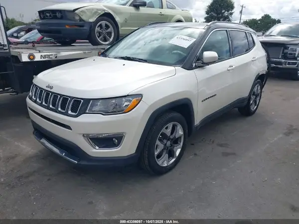 3C4NJCCB1JT487148 2018 JEEP COMPASS - Image 2
