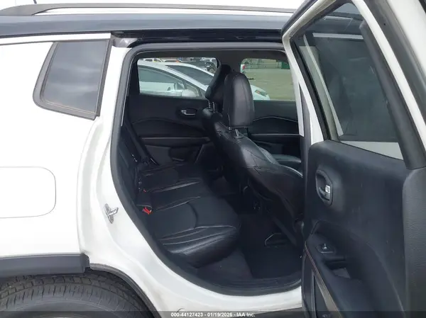 3C4NJCCB1JT494228 2018 JEEP COMPASS - Image 8