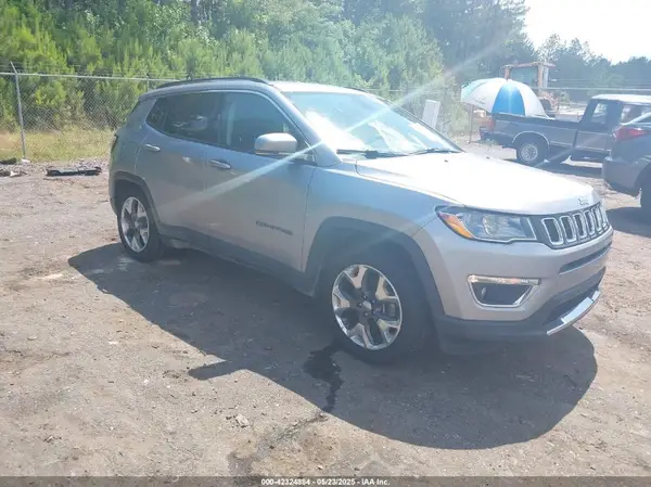 3C4NJCCB1KT660054 2019 JEEP COMPASS - Image 1
