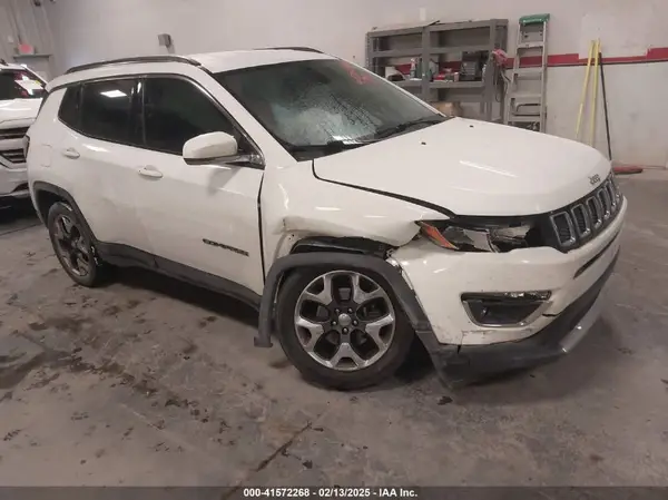 3C4NJCCB1KT662905 2019 JEEP COMPASS - Image 1