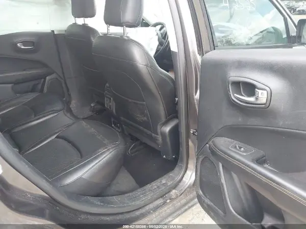 3C4NJCCB1KT699081 2019 JEEP COMPASS - Image 8