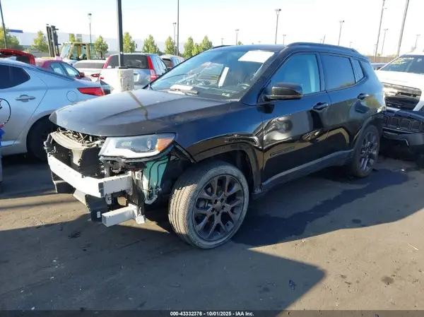 3C4NJCCB1KT819803 2019 JEEP COMPASS - Image 2