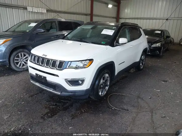 3C4NJCCB1LT165905 2020 JEEP COMPASS - Image 2