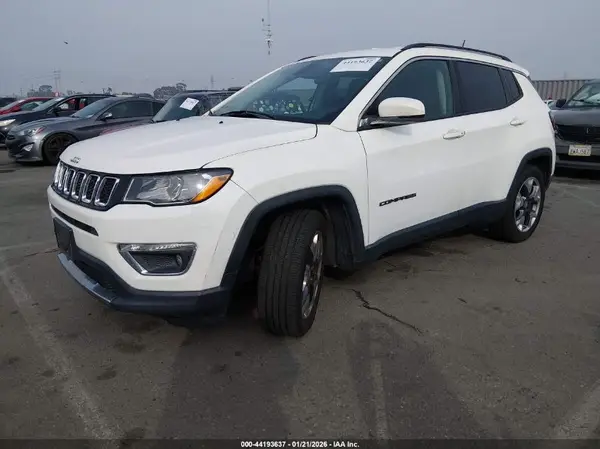 3C4NJCCB1LT179920 2020 JEEP COMPASS - Image 2