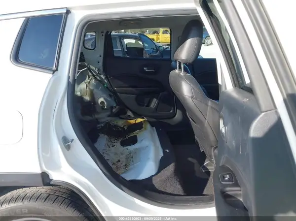 3C4NJCCB1MT514255 2021 JEEP COMPASS - Image 8