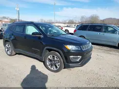 3C4NJCCB2JT122042 2018 JEEP COMPASS