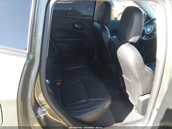 3C4NJCCB2JT148897 2018 JEEP COMPASS - Image 8