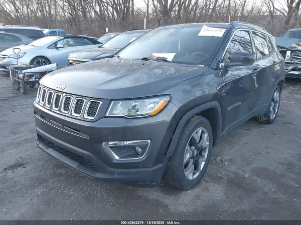 3C4NJCCB2JT193323 2018 JEEP COMPASS - Image 2