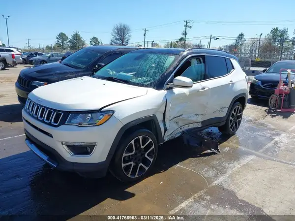 3C4NJCCB2JT205096 2018 JEEP COMPASS - Image 2