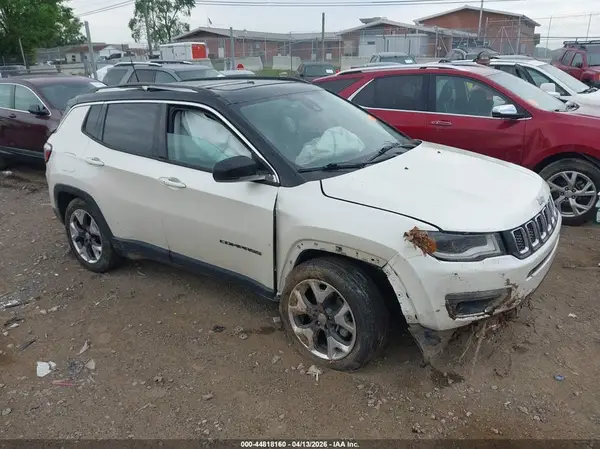 3C4NJCCB2JT240365 2018 JEEP COMPASS - Image 1