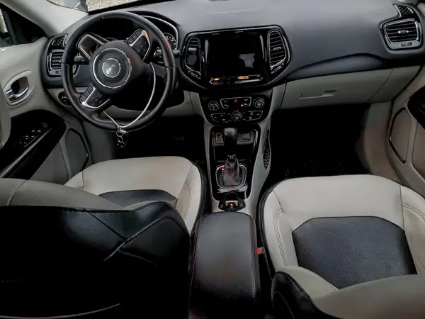 3C4NJCCB2JT240463 2018 JEEP COMPASS - Image 8