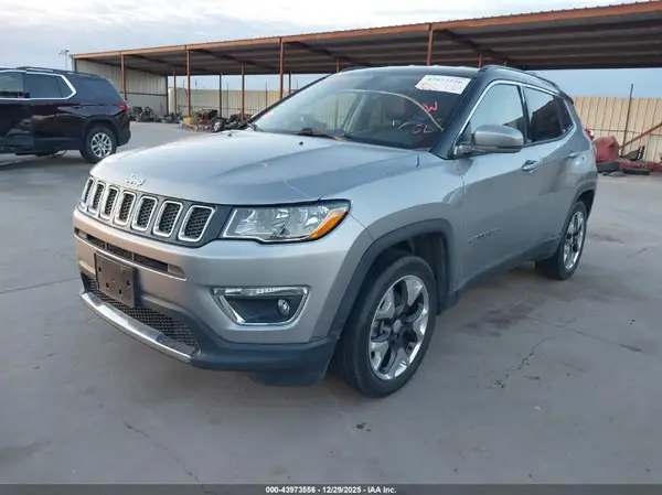 3C4NJCCB2JT318837 2018 JEEP COMPASS - Image 2