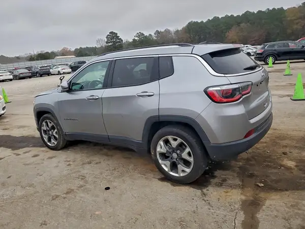 3C4NJCCB2JT358027 2018 JEEP COMPASS - Image 2