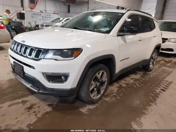 3C4NJCCB2JT358223 2018 JEEP COMPASS - Image 2