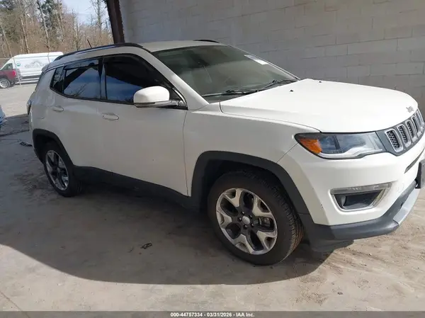3C4NJCCB2JT362210 2018 JEEP COMPASS - Image 1