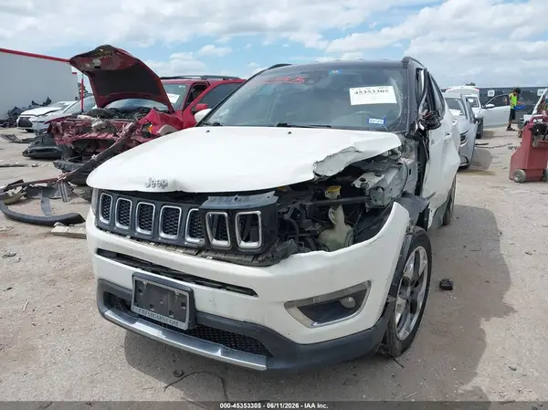 3C4NJCCB2JT405928 2018 JEEP COMPASS - Image 2