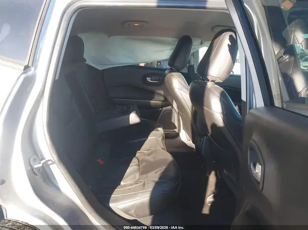 3C4NJCCB2JT406383 2018 JEEP COMPASS - Image 8