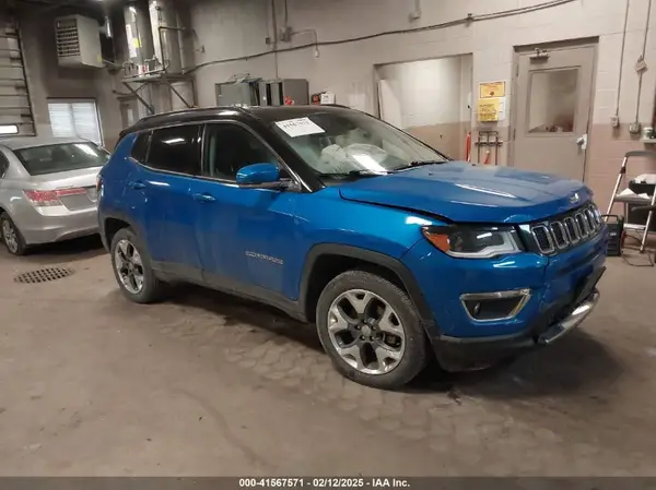 3C4NJCCB2JT489622 2018 JEEP COMPASS - Image 1
