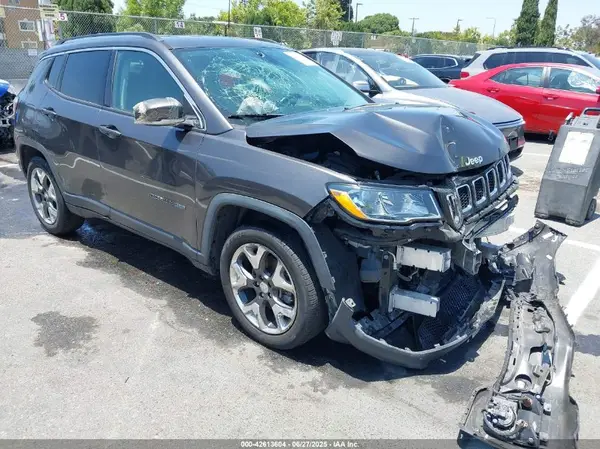3C4NJCCB2KT659897 2019 JEEP COMPASS - Image 1